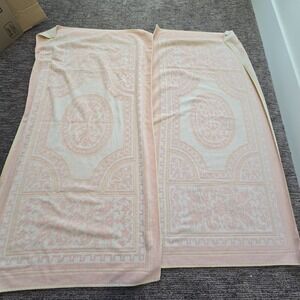 2 Vintage Pink White Floral Bath Towels Stevens Utica MCM 70s Medallion Retro